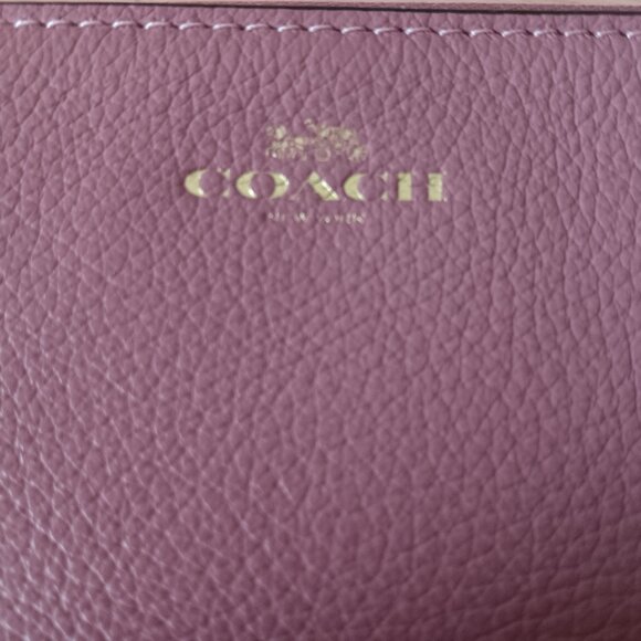 💥NWOT💥 COACH C SIGNATURE Tan Jacquard and Mauve Pebbled Leather Wristlets - Picture 5 of 8